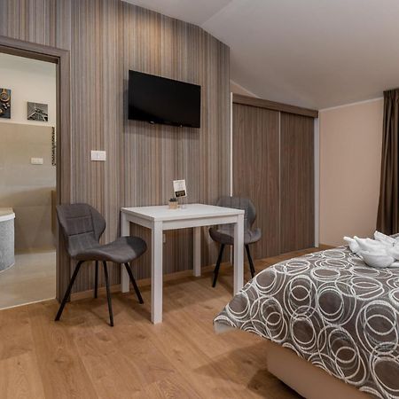 Santalezi Hotel Tomazici מראה חיצוני תמונה
