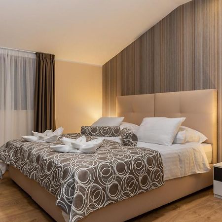 Santalezi Hotel Tomazici מראה חיצוני תמונה