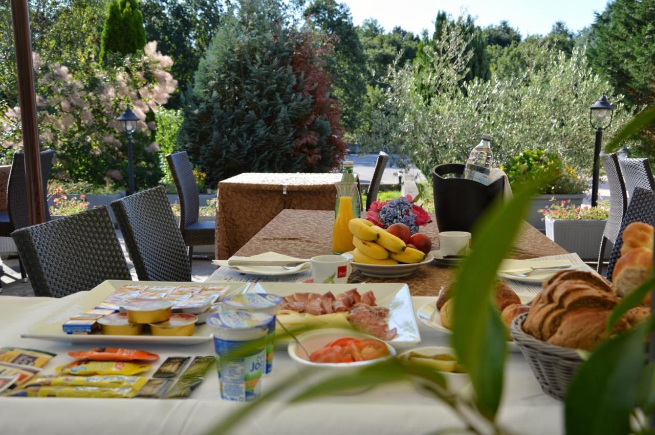 Santalezi Hotel Tomazici מראה חיצוני תמונה