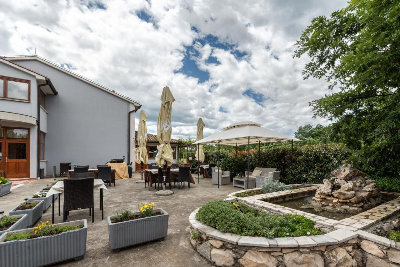 Santalezi Hotel Tomazici מראה חיצוני תמונה