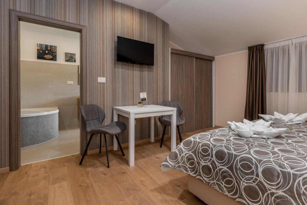 Santalezi Hotel Tomazici מראה חיצוני תמונה