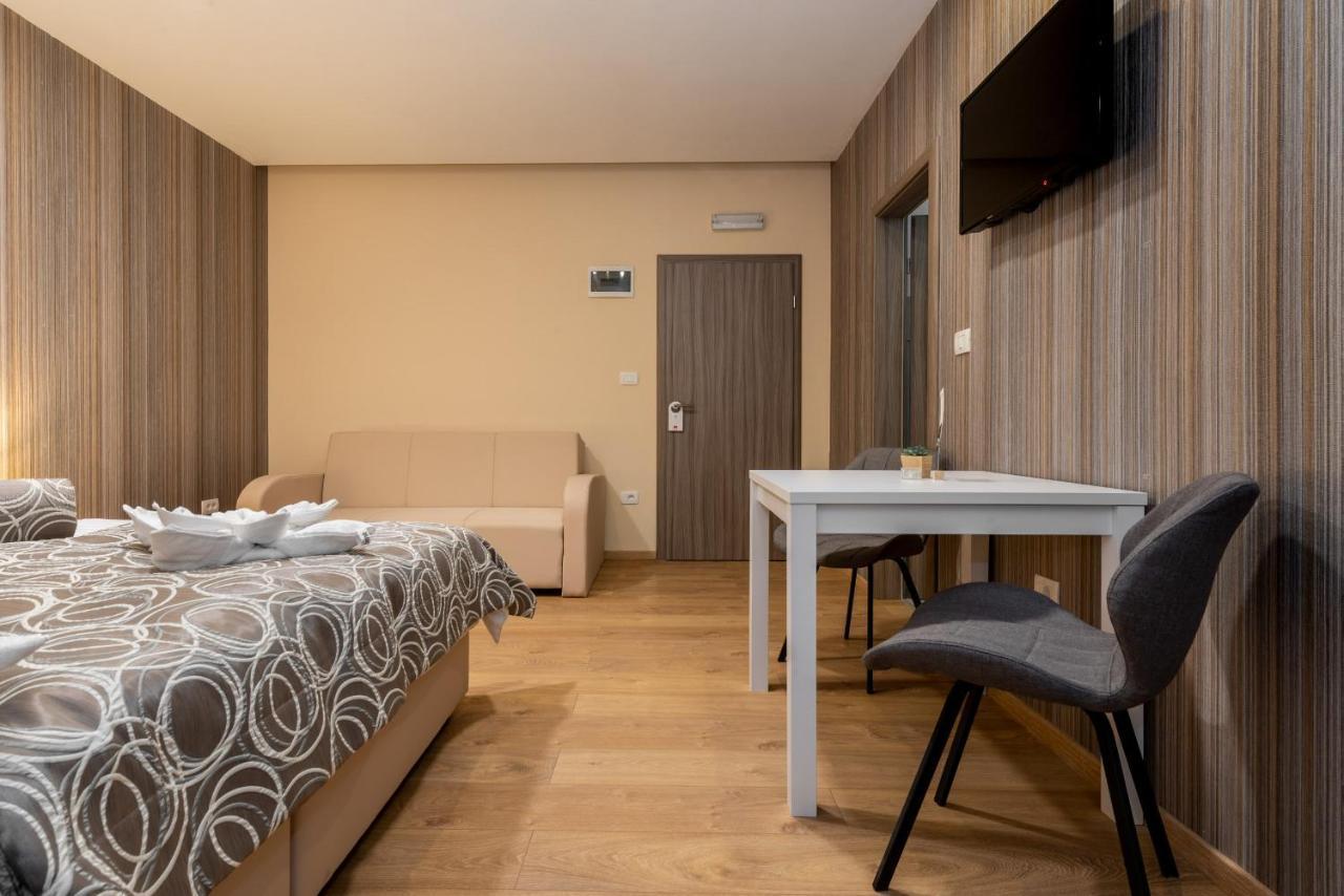 Santalezi Hotel Tomazici מראה חיצוני תמונה