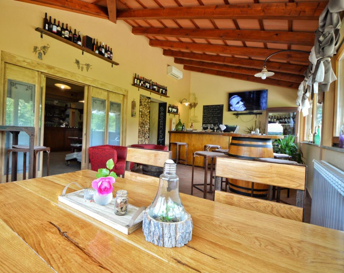 Santalezi Hotel Tomazici מראה חיצוני תמונה