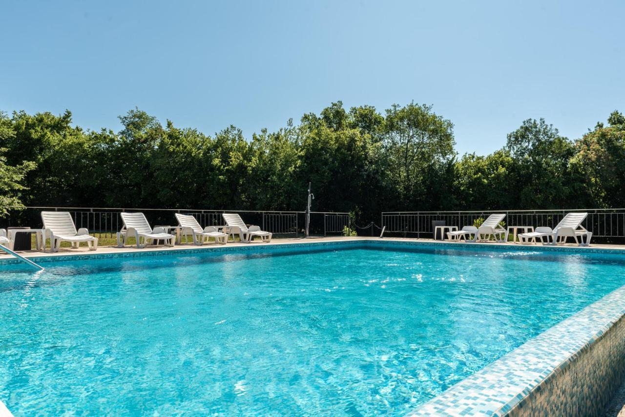 Santalezi Hotel Tomazici מראה חיצוני תמונה